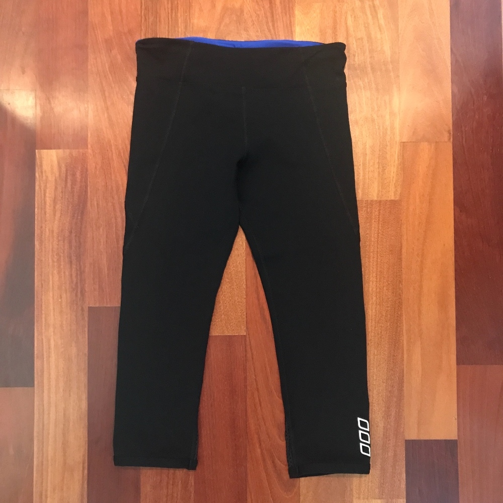 Lorna Jane 7/8 Black Mesh-Panel Workout Pant